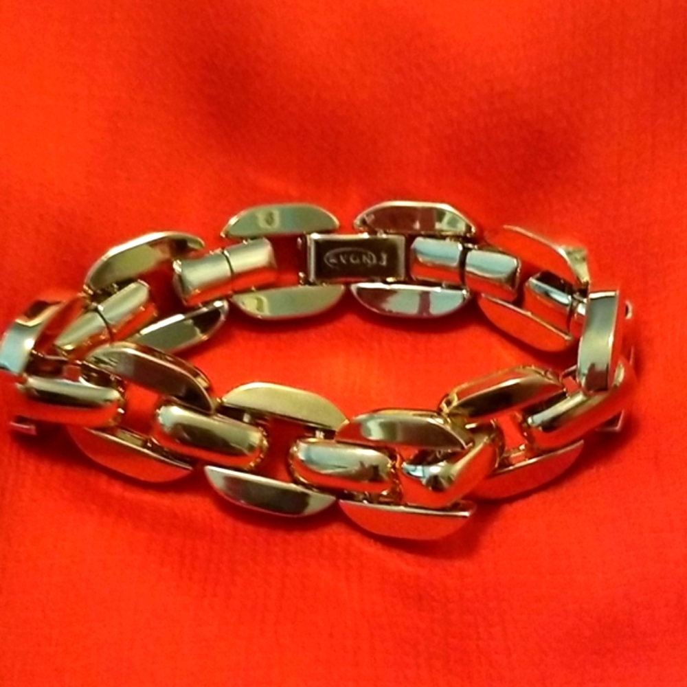 Vtg Chain Choker & Goldtone Jewelry - Picture 4 of 6